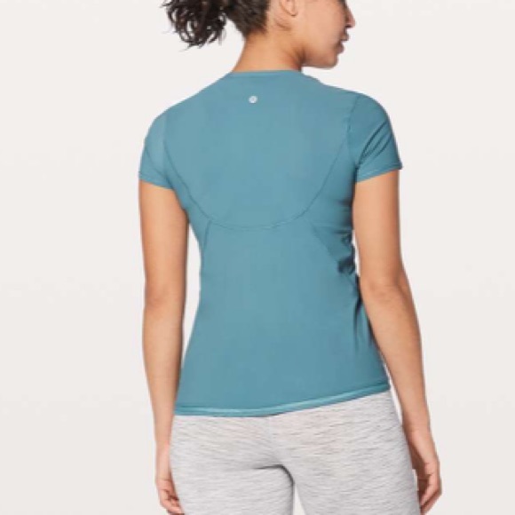 Lululemon Into the Sun Tee Persian Blue - Picture 2 of 10